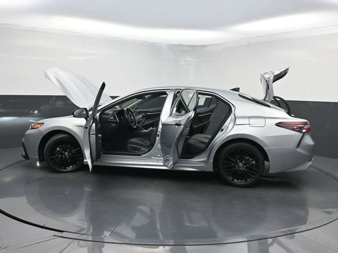Used 2022 Toyota Camry SE FWD image 36
