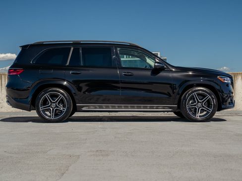 Certified 2024 Mercedes-Benz GLS 450 4MATIC w/ AMG Line Exterior image 6