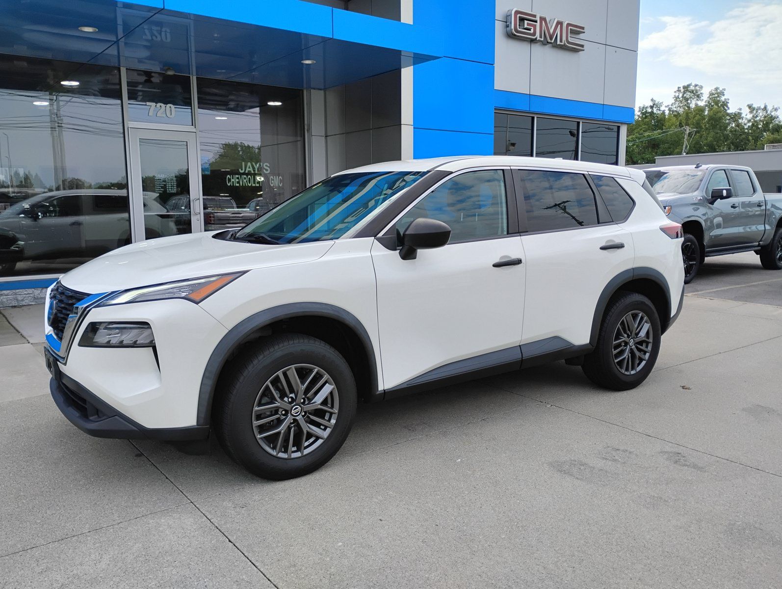 Used 2021 Nissan Rogue S AWD/4WD image 13