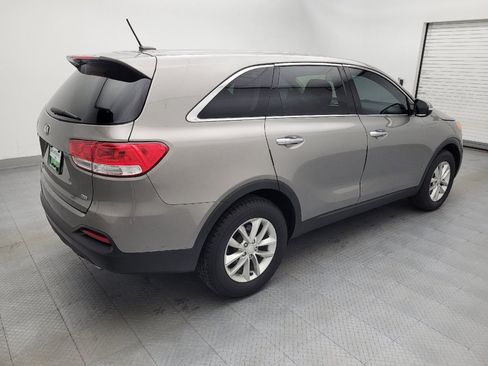 Used 2017 Kia Sorento L FWD image 10