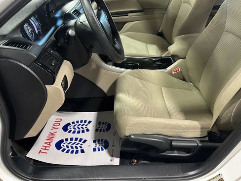 Used 2017 Honda Accord LX image 9