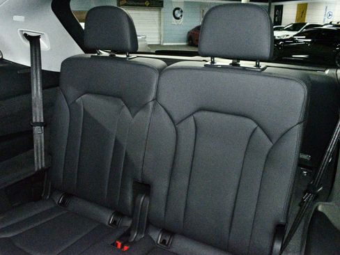 Used 2023 Audi Q7 3.0T Prestige w/ Prestige Package image 21