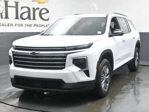 New 2026 Chevrolet Traverse LT w/ Driver Confidence Package FWD image 7