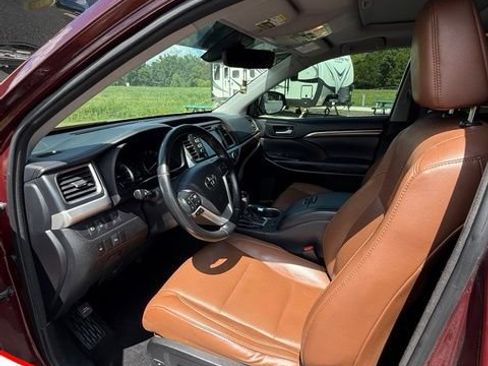 Used 2018 Toyota Highlander Limited w/ Protection Package #3 AWD/4WD image 1