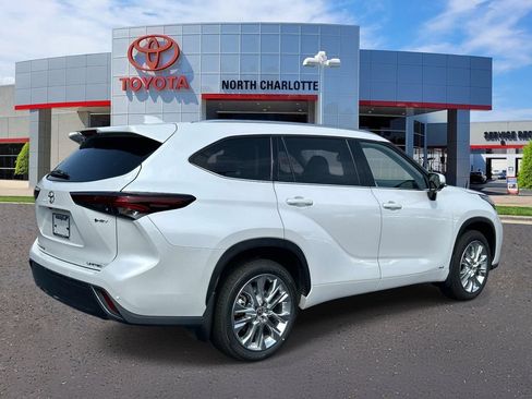 New 2026 Toyota Highlander Limited AWD/4WD image 8