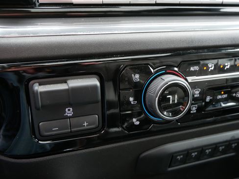 Used 2025 Chevrolet Silverado 3500 High Country w/ Technology Package image 33