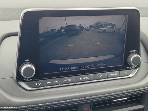 Certified 2024 Nissan Rogue SV FWD image 22