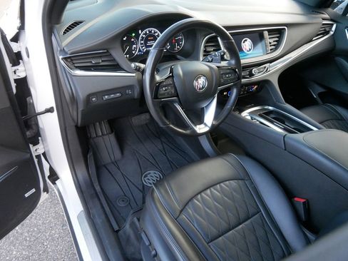 Used 2022 Buick Enclave Avenir image 11