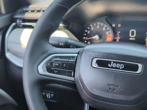 Used 2025 Jeep Compass Limited w/ Sun & Sound Group AWD/4WD image 20