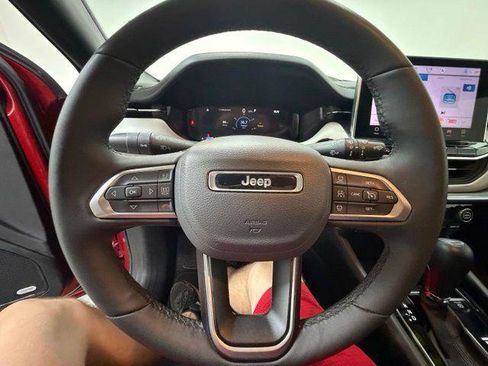 Certified 2025 Jeep Compass Limited w/ Elite Group AWD/4WD image 17