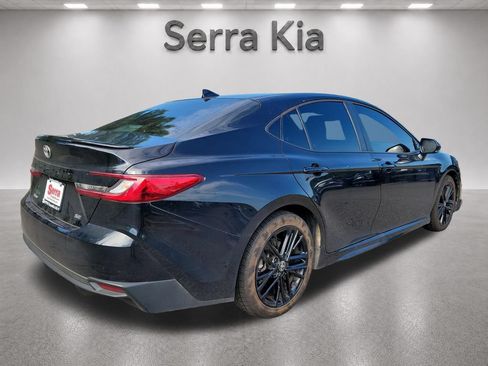 Used 2025 Toyota Camry SE w/ Convenience Package FWD image 6