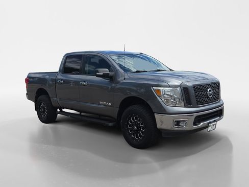 Used 2019 Nissan Titan SV AWD/4WD image 8