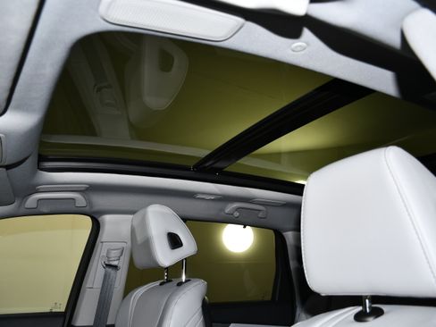 Certified 2025 Acura MDX SH-AWD w/ Technology Package image 39