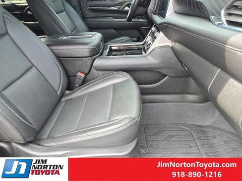 Used 2024 GMC Yukon Denali w/ Advanced Technology Package AWD/4WD image 17