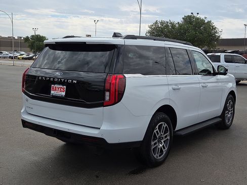 Used 2025 Ford Expedition Active image 4