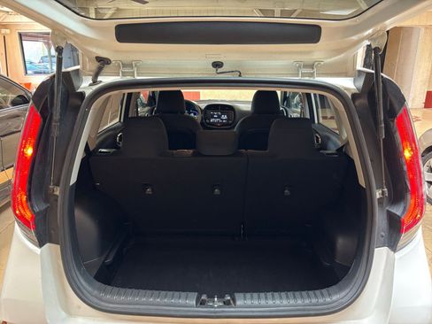 Used 2025 Kia Soul LX w/ LX Technology Package FWD image 29