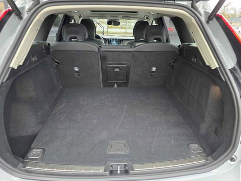 Certified 2025 Volvo XC60 B5 Plus AWD/4WD image 15
