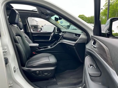 Used 2023 Jeep Grand Cherokee Limited w/ Luxury Tech Group II AWD/4WD image 21