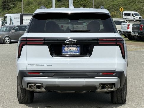New 2026 Chevrolet Traverse LT w/ Sun and Wheel Package AWD/4WD image 4