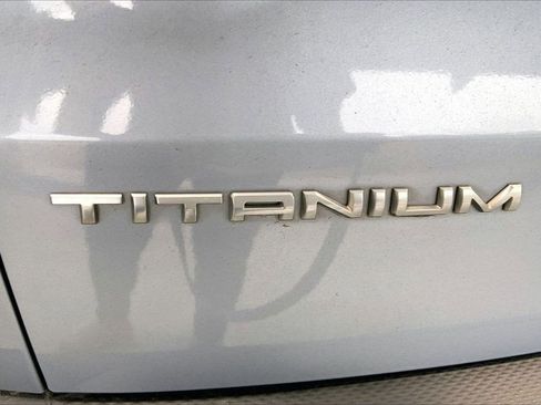 Used 2022 Ford Escape Titanium w/ Class II Trailer Tow Package image 9