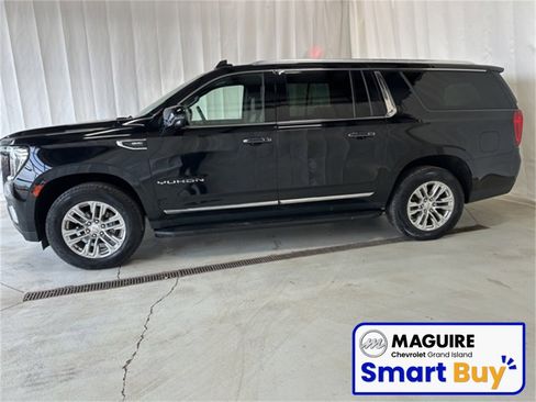Used 2022 GMC Yukon XL SLT w/ SLT Premium Package image 24