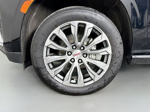 Used 2021 GMC Yukon Denali w/ Denali Premium Package image 34