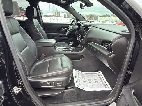 Used 2023 Chevrolet Traverse RS w/ LPO, Cargo Package image 18