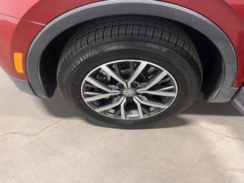 Used 2019 Volkswagen Tiguan SE image 29