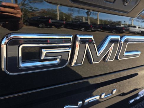 Certified 2023 GMC Sierra 1500 Denali Ultimate image 35