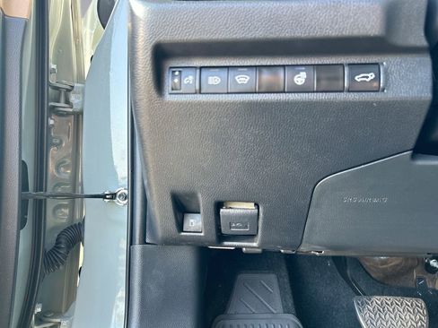 Used 2023 Toyota RAV4 XLE Premium AWD/4WD image 39