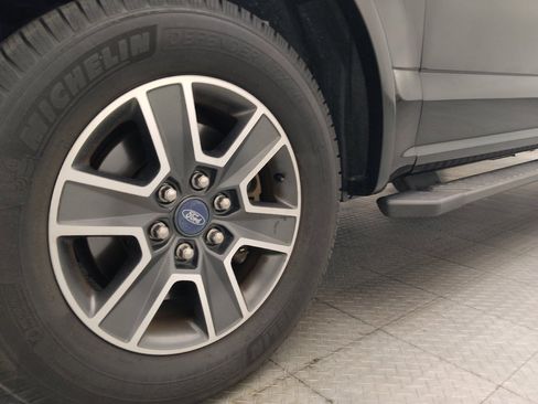 Used 2015 Ford F150 XLT w/ Equipment Group 302A Luxury RWD image 31