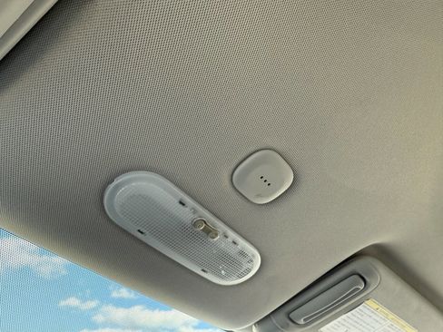 Used 2015 Nissan Versa Note SV image 21