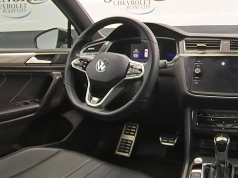 Used 2023 Volkswagen Tiguan SE R-Line AWD/4WD image 16