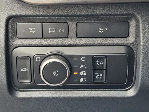 Used 2024 Ford F250 Lariat w/ Lariat Ultimate Package AWD/4WD image 19