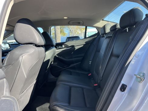 Used 2017 Nissan Maxima 3.5 SV image 31