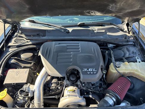 Used 2015 Dodge Challenger SXT Plus w/ Driver Convenience Group image 5