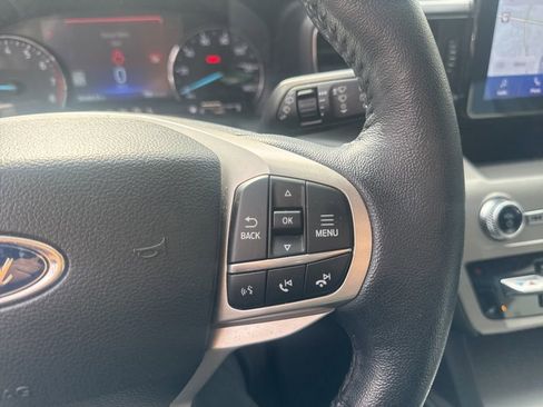 Used 2022 Ford Explorer XLT w/ Equipment Group 202A image 24