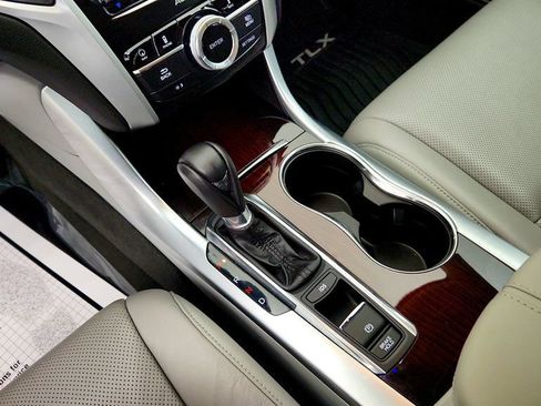 Used 2015 Acura TLX w/ Technology Package FWD image 17