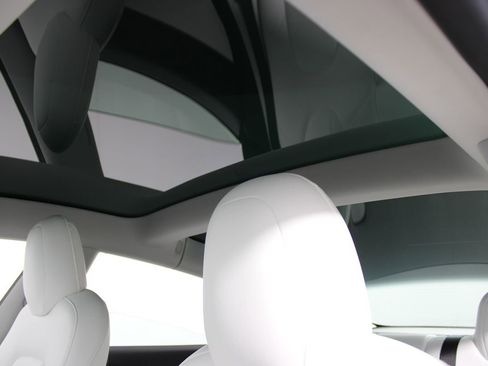 Used 2019 Tesla Model 3 Long Range image 33