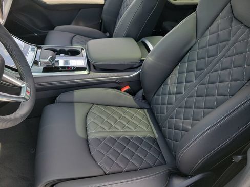 New 2026 Audi SQ7 Premium Plus AWD/4WD image 16