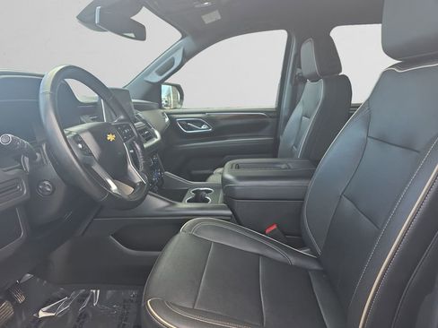 Used 2023 Chevrolet Suburban Premier image 10