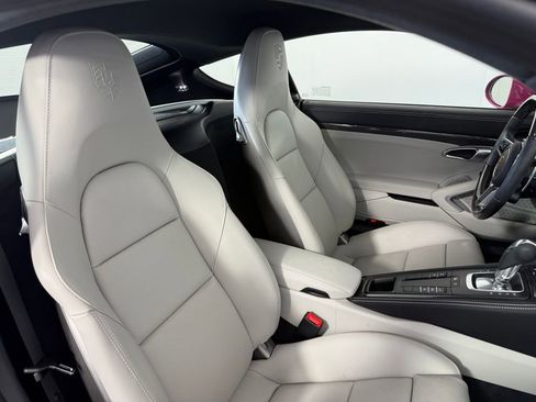 Certified 2025 Porsche 718 Cayman GTS RWD image 16