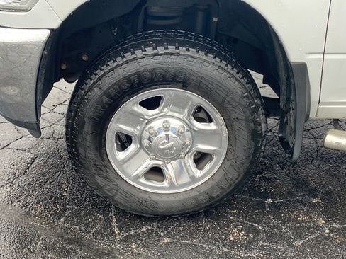 Used 2018 RAM 2500 SLT image 17