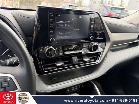 Used 2022 Toyota Highlander XLE image 20