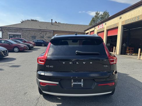 Used 2020 Volvo XC40 T5 Momentum AWD/4WD image 7