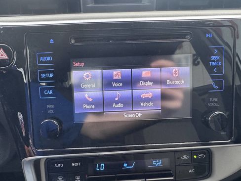 Used 2019 Toyota Corolla LE FWD image 22
