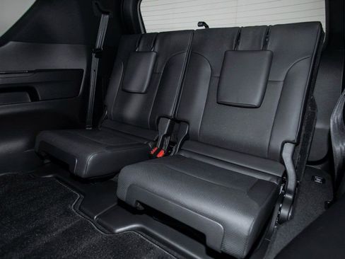 Used 2025 Lexus LX 600 F Sport image 18