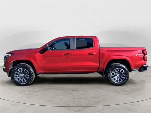 Used 2025 Chevrolet Colorado Z71 w/ Technology Package image 2