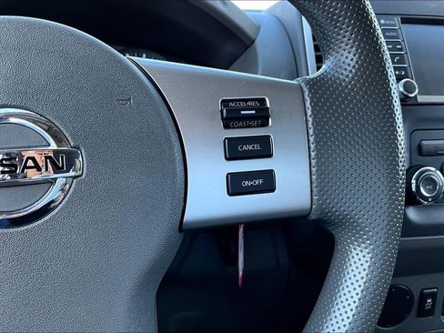 Used 2019 Nissan Frontier SV image 10