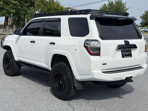 Used 2021 Toyota 4Runner Venture w/ Moonroof Package AWD/4WD image 6
